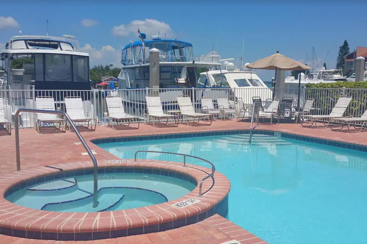 Bay Front Oasis Apartman St. Pete Beach Kültér fotó